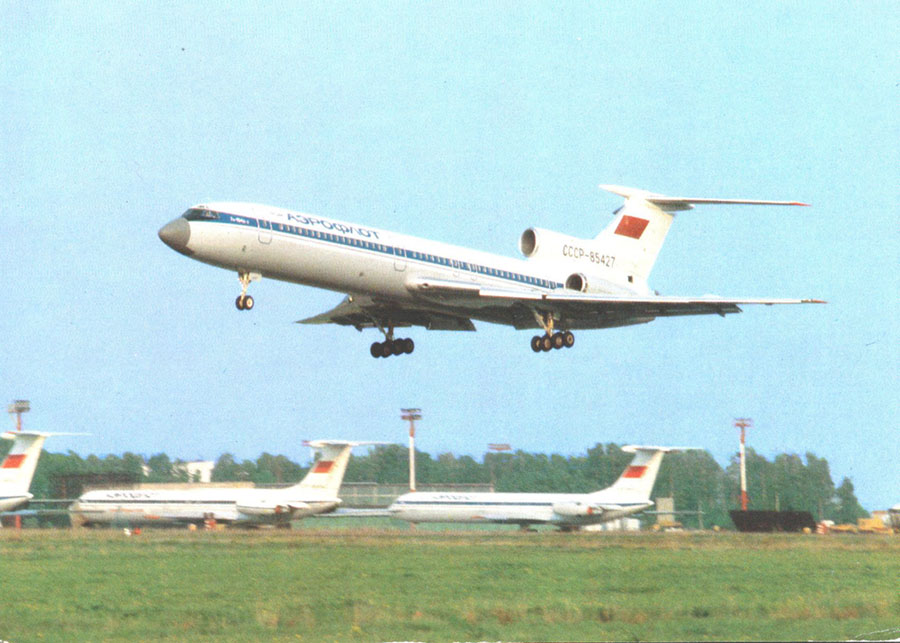 Самолет ТУ-154 (фото, СССР)